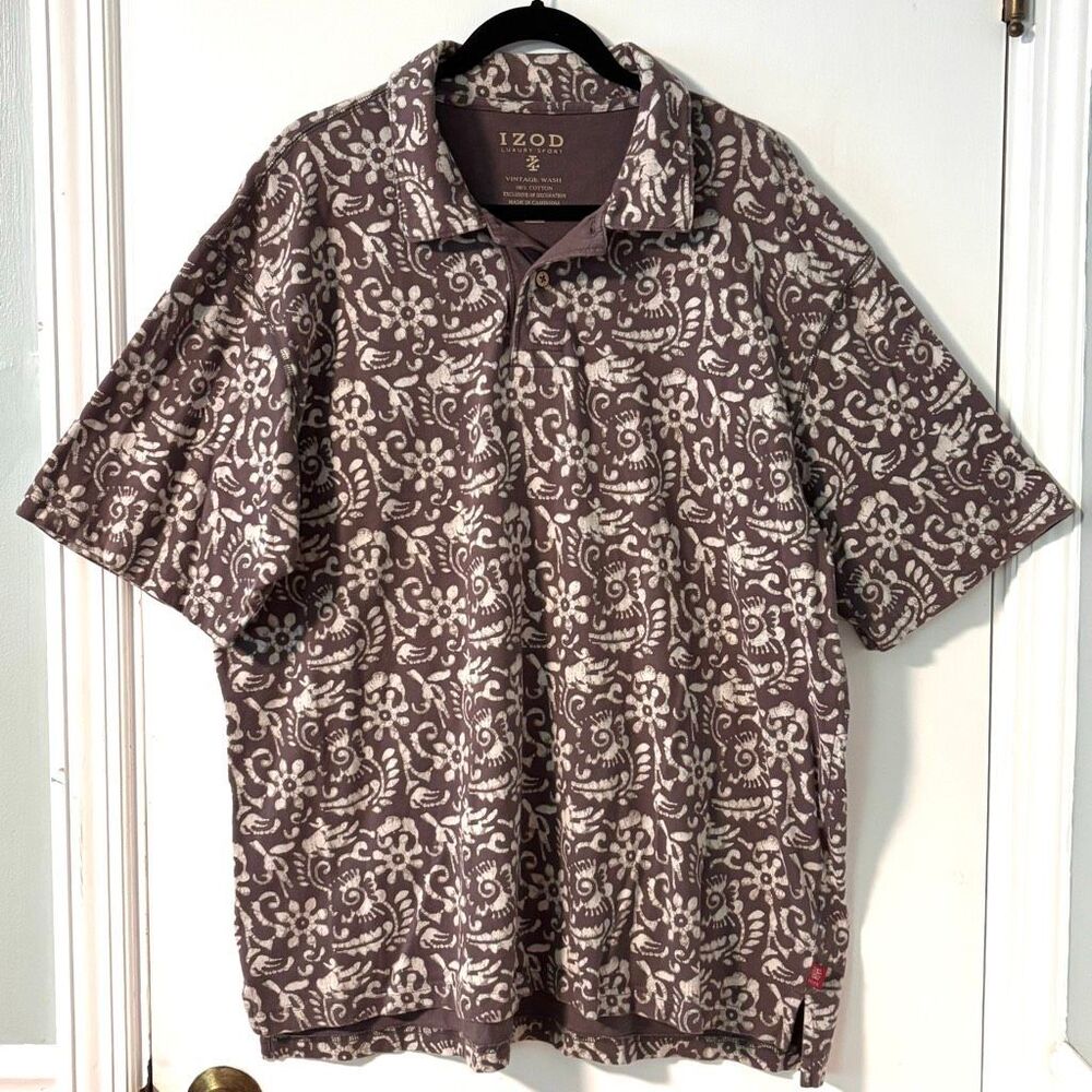 Izod Luxury Sport Vintage Wash XL batik style print short sleeve neutral beige